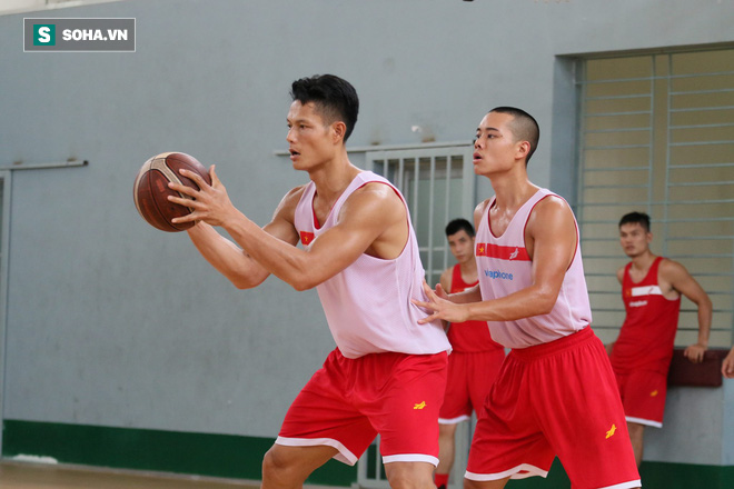 Tháo đai độc cô, võ sỹ vàng Việt Nam thay áo mới tới SEA Games tìm đối thủ - Ảnh 4.