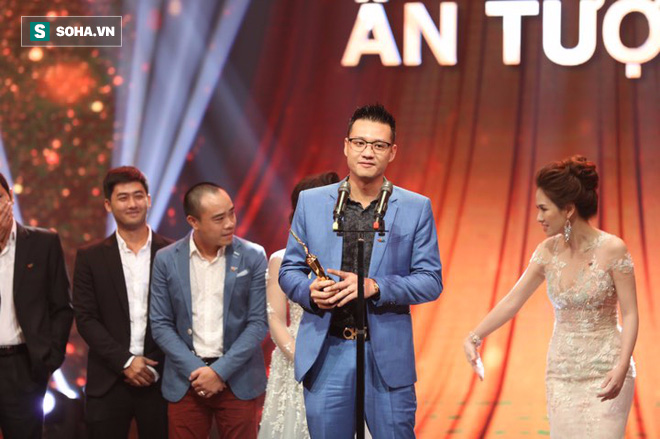 VTV Awards 2017: Bảo Thanh và chồng có cử chỉ thân mật khi vừa nhận giải Nữ diễn viên ấn tượng - Ảnh 4.