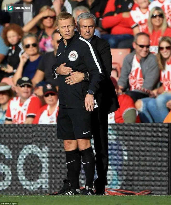 Bị truất quyền chỉ đạo, Mourinho vẫn cố diễn trò khiến ai cũng phải phì cười - Ảnh 3.