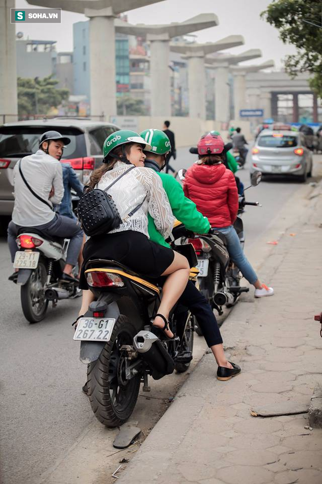 Đến ngày chụp kỷ yếu vẫn mặc áo nghề, sinh viên nghèo được tặng bộ ảnh ấn tượng - Ảnh 8.