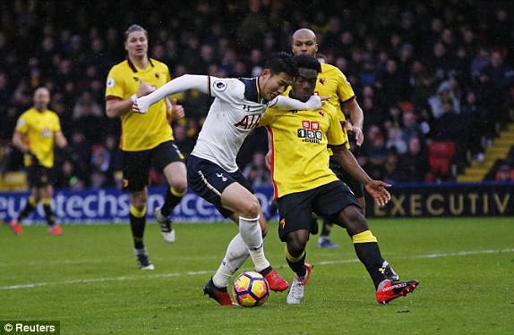 Nghiền nát Watford, Tottenham lì xì đầu năm cho NHM - Ảnh 8.