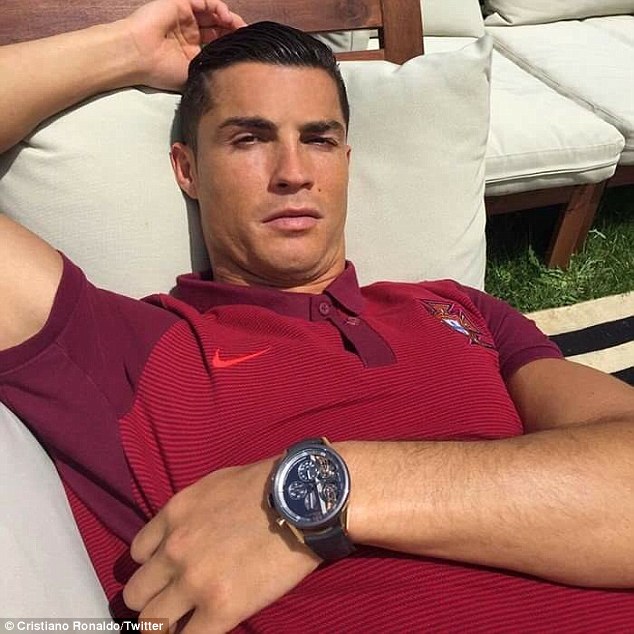 Không chỉ giỏi đá bóng, Ronaldo còn là gương mặt thương hiệu cực kỳ đẳng cấp - Ảnh 3.