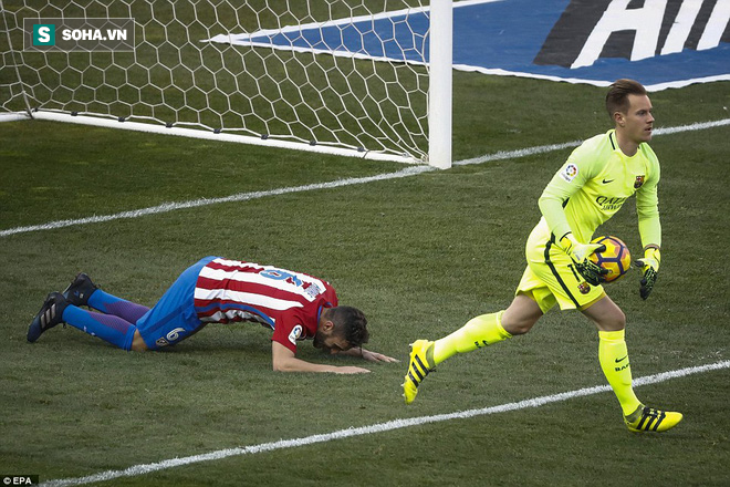 Messi xuất thần phút chót, Barcelona giật tạm ngôi đầu của Real Madrid - Ảnh 9.