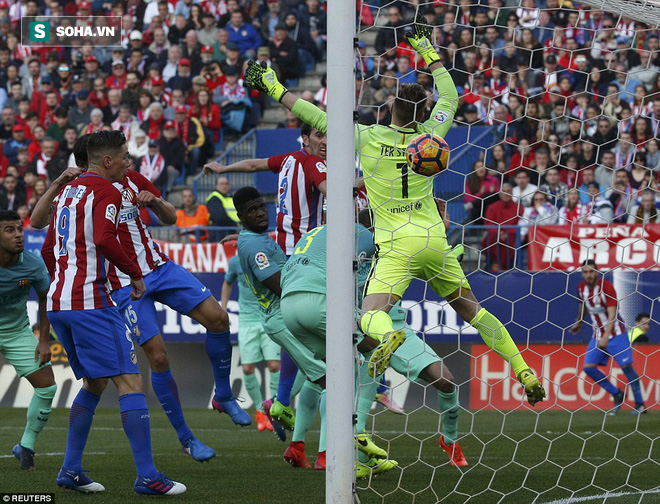 Messi xuất thần phút chót, Barcelona giật tạm ngôi đầu của Real Madrid - Ảnh 2.