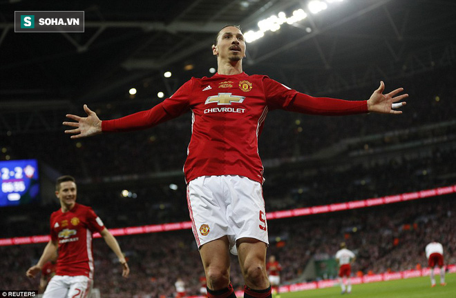 Chơi trò cút bắt, Ibrahimovic đưa Man United đăng quang trong nỗi lo thót tim - Ảnh 36.