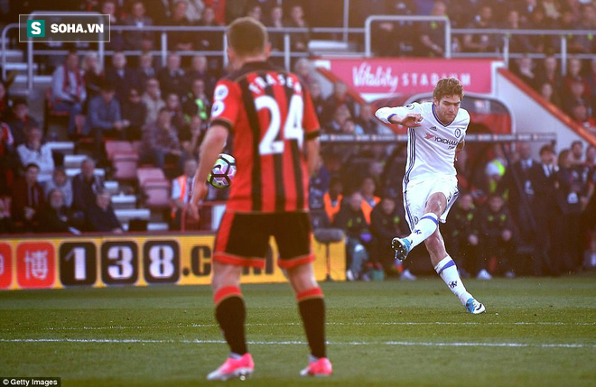 Eden Hazard san bằng kỷ lục trong ngày Chelsea ngập tràn siêu phẩm và may mắn - Ảnh 3.