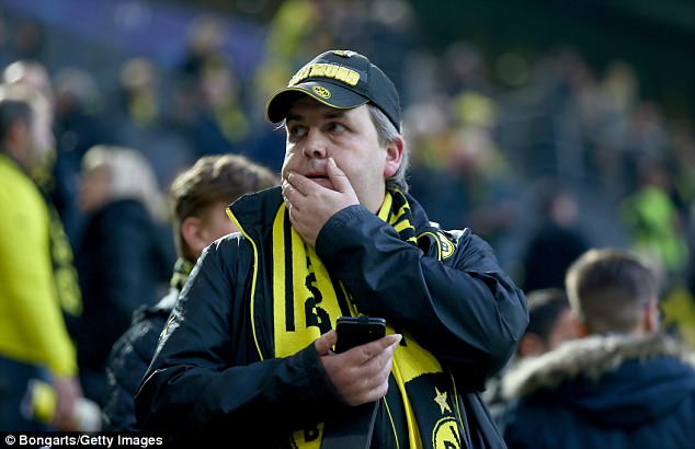 Xe bus của Dortmund phát nổ, trận đấu lập tức bị hoãn lại - Ảnh 6.
