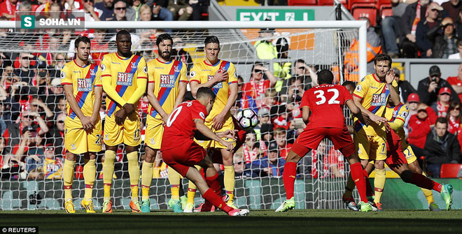Dù Coutinho vẽ cầu vồng ở Anfield, Liverpool vẫn thơm thảo nhường top 4 cho Manchester - Ảnh 2.