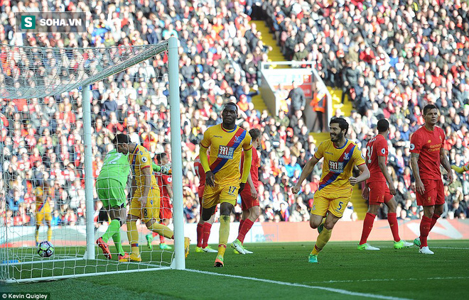 Dù Coutinho vẽ cầu vồng ở Anfield, Liverpool vẫn thơm thảo nhường top 4 cho Manchester - Ảnh 4.