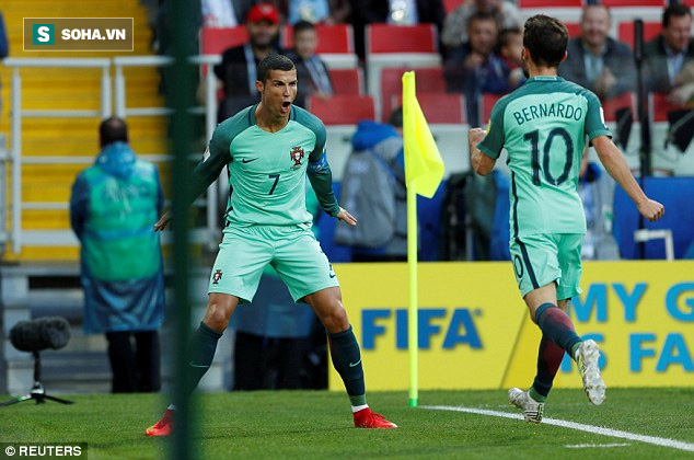 Ronaldo trao nụ hôn làm tan chảy hàng triệu trái tim - Ảnh 6.