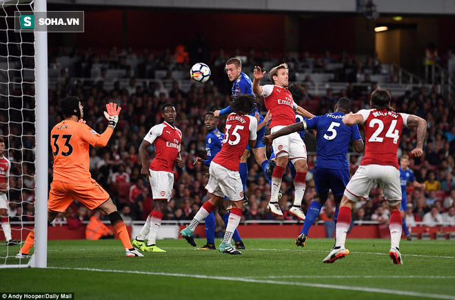 Arsenal ngược dòng nghẹt thở trước Leicester trong trận đấu 7 bàn thắng - Ảnh 2.