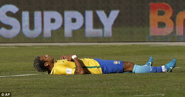 Chơi bóng ở độ cao 3.637m, Neymar và đồng đội phải thở oxy - Ảnh 2.