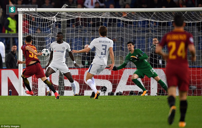 Thảm bại trước Roma, Chelsea vẫn bất ngờ đặt một chân vào vòng knock-out Champions League - Ảnh 1.