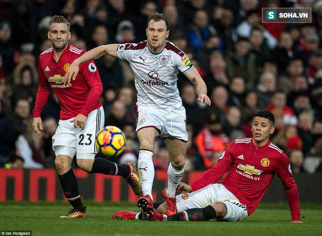 Hòa như thua, Mourinho mặt dầy đổ lỗi cho... Man City - Ảnh 1.