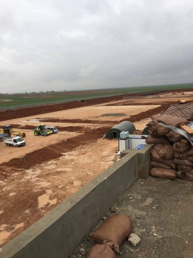 Lộ ảnh Thổ Nhĩ Kỳ thần tốc xây thêm căn cứ quân sự mới gần biên giới Syria - Ảnh 1.