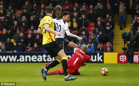 Nghiền nát Watford, Tottenham lì xì đầu năm cho NHM - Ảnh 4.