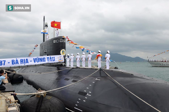 Cận cảnh uy lực Hải quân Việt Nam tại Lễ thượng cờ 2 tàu ngầm Kilo - Ảnh 3.
