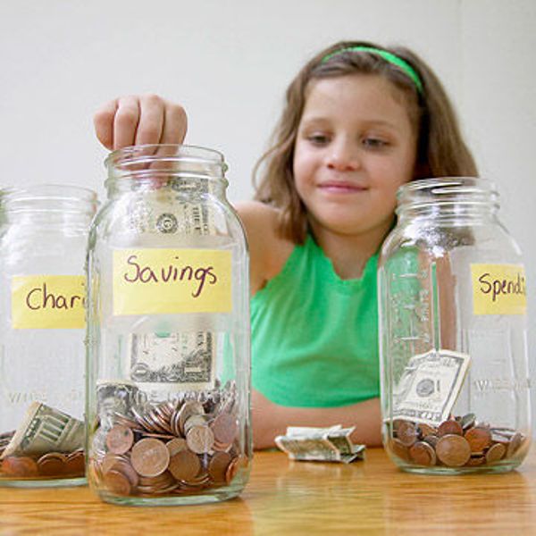 Trước tuổi lên 10, đây là 7 bài học mà mọi trẻ em cần được dạy về tiền bạc - Ảnh 7.