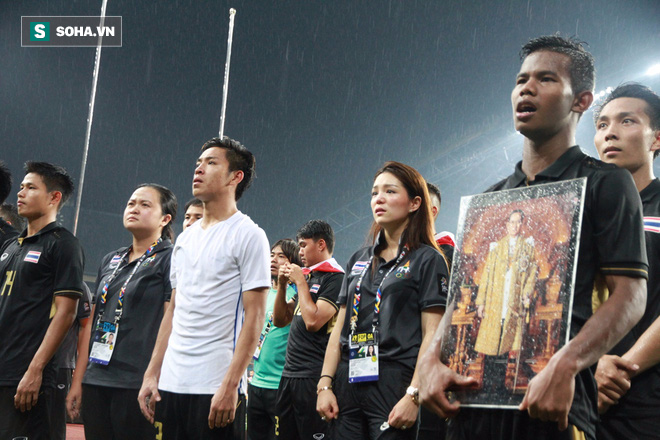 Mỹ nhân Thái Lan khóc như trẻ con khi đội nhà vô địch SEA Games - Ảnh 6.