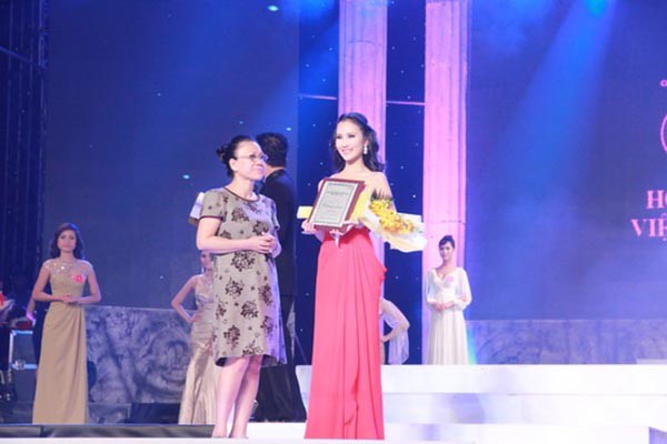 Nhan sắc thời đi thi hoa hậu của bạn gái tin đồn Phan Thành - Ảnh 11.