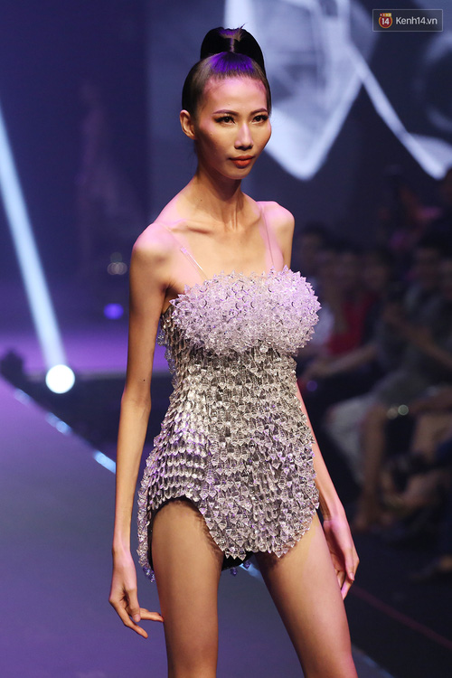 Sự thật đáng thương đằng sau thân hình gầy trơ xương của Cao Ngân Next Top Model - Ảnh 1.