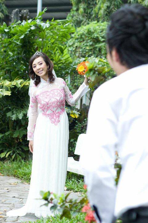 Ảnh cưới 6 năm trước của hoa hậu hài Thu Trang và Tiến Luật - Ảnh 1.