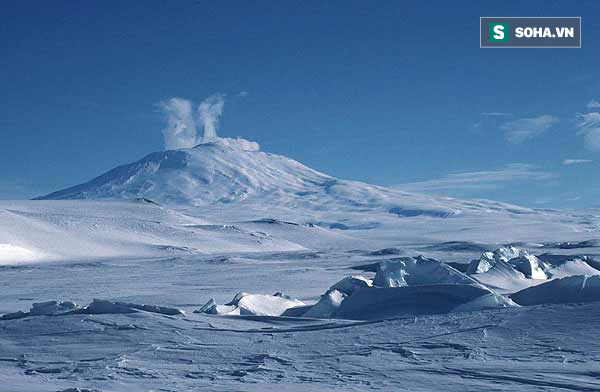 Gần 100 núi lửa ẩn nấp dưới Nam Cực: Chuyên gia cảnh báo hiểm họa cho nhân loại - Ảnh 1.