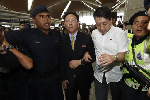 Ít phút sau khi Đại sứ Triều Tiên rời Kuala Lumpur, Bình Nhưỡng ra lệnh trục xuất Đại sứ Malaysia - Ảnh 1.