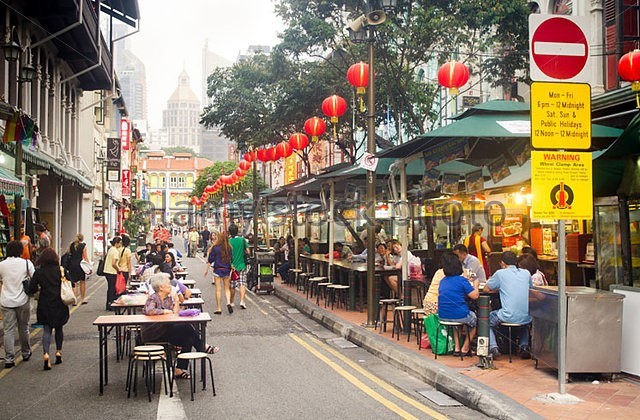 Ông Lê Hồng Giang: Vỉa hè Việt Nam – Kinh tế mặt tiền và kinh tế hàng rong - Ảnh 4.