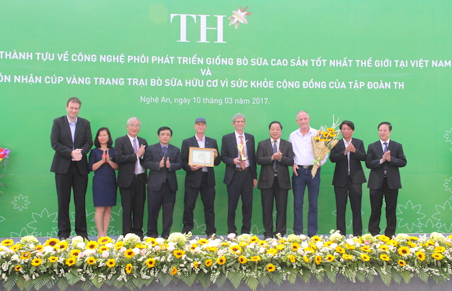 TH đón nhận Cúp vàng trang trại bò sữa organic và đạt kỳ tích mới  - Ảnh 4.