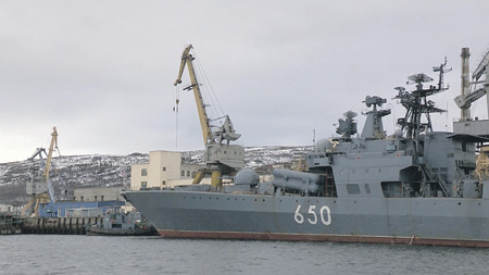 Chiến hạm săn ngầm nằm chết dí trong nhà máy và sự muộn màng khó hiểu của Hải quân Nga - Ảnh 1.