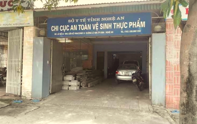 Chi cục trưởng vướng nghi vấn sinh con thứ 4 xin từ chức - Ảnh 1.