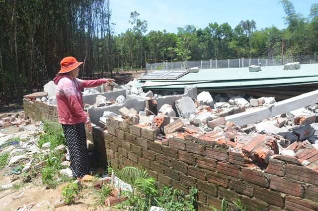 Người bị cưỡng chế chuồng heo: Nhiều hộ cũng xây nhưng không bị đập bỏ - Ảnh 1.