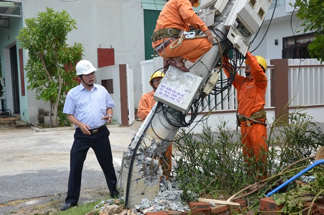 Bão số 10 gây ra thiệt hại rất lớn cho ngành điện - Ảnh 2.