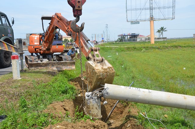 Bão số 10 gây ra thiệt hại rất lớn cho ngành điện - Ảnh 11.