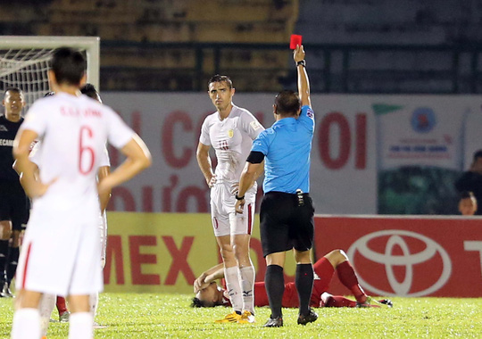 Công Vinh, Dyachenko & câu chuyện ngậm bồ hòn làm ngọt - Ảnh 1.