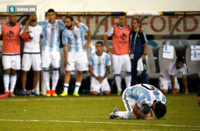 Messi bị treo giò 4 trận: Đừng khóc cho Argentina! - Ảnh 3.