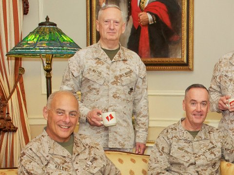 Bộ máy tướng lĩnh và cố vấn của TT Trump có lý do cá nhân để quyết đánh ở Afghanistan - Ảnh 1.