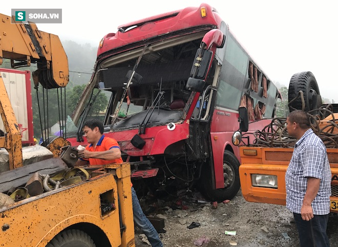 Hiện trường vụ tai nạn khiến 2 người chết, 6 người bị thương ở Hà Tĩnh - Ảnh 14.