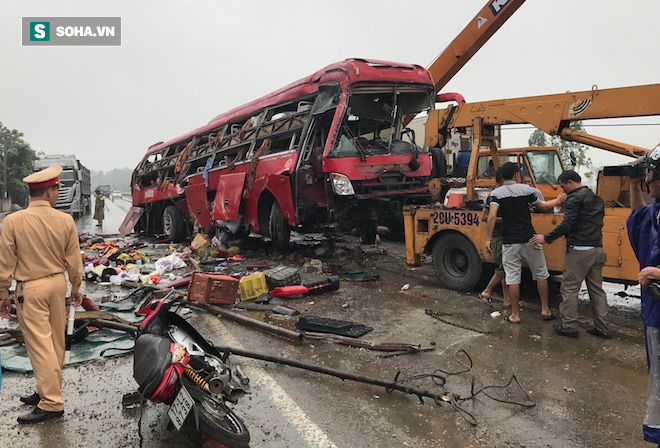 Hiện trường vụ tai nạn khiến 2 người chết, 6 người bị thương ở Hà Tĩnh - Ảnh 7.