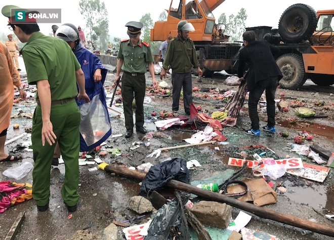 Hiện trường vụ tai nạn khiến 2 người chết, 6 người bị thương ở Hà Tĩnh - Ảnh 17.