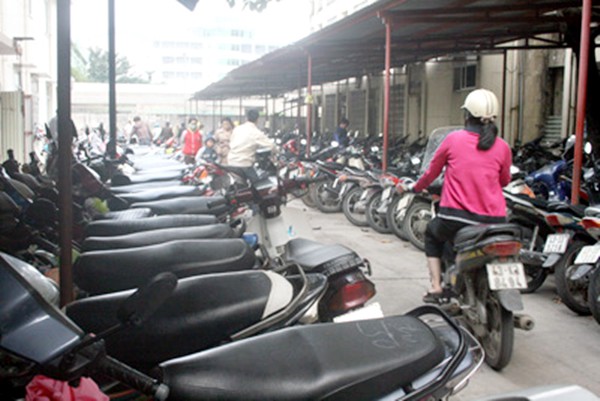 Giám đốc Sở Tài chính Đà Nẵng: Thu tiền giữ xe ở bệnh viện để giúp người nghèo - Ảnh 2.