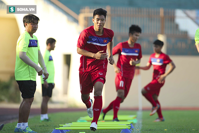 U20 Việt Nam mất quân: HLV Hoàng Anh Tuấn nhìn sang đối thủ mà lo - Ảnh 1.