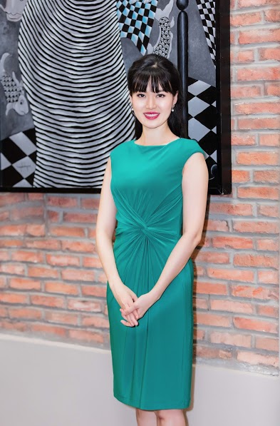 Hoa hậu Thu Thủy đi làm ngày mùng 1 Tết và tiết lộ bí quyết trẻ, đẹp lâu - Ảnh 9.