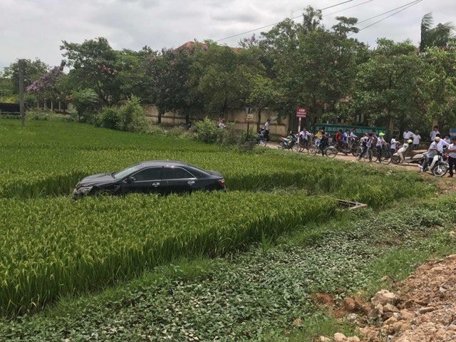 Tài xế lái Camry đâm 3 học sinh tử vong ở Bắc Ninh không phải chủ xe - Ảnh 1.