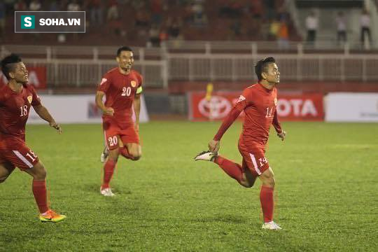 Công Vinh một tên trúng ba đích trong ngày CLB TP HCM xuất quân - Ảnh 2.