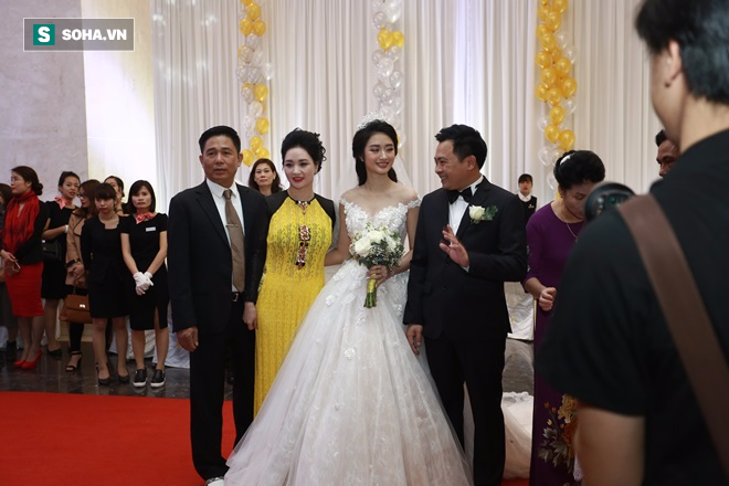 Cận cảnh đám cưới xa hoa, tráng lệ của Hoa hậu Thu Ngân và chồng đại gia - Ảnh 15.