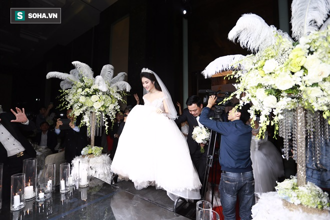 Cận cảnh đám cưới xa hoa, tráng lệ của Hoa hậu Thu Ngân và chồng đại gia - Ảnh 16.