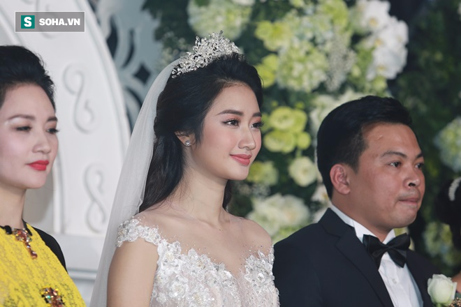 Cận cảnh đám cưới xa hoa, tráng lệ của Hoa hậu Thu Ngân và chồng đại gia - Ảnh 19.