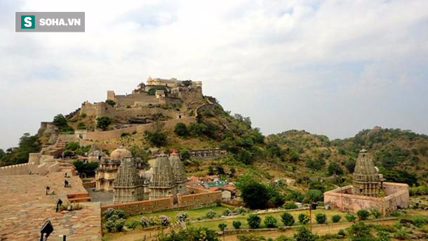 Trường thành Kumbhalgarh: Pháo đài bất khả chiến bại bí ẩn bậc nhất trên thế giới - Ảnh 1.